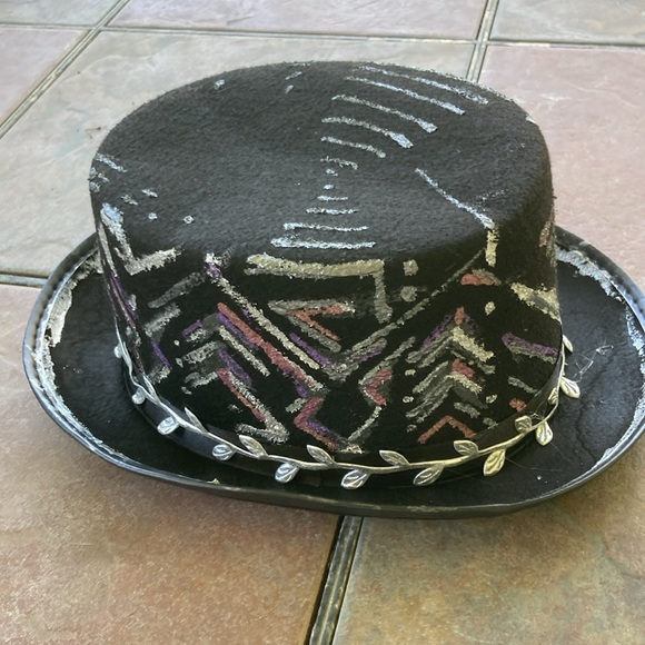 Hand Painted Top Hat - Picture 2 of 8